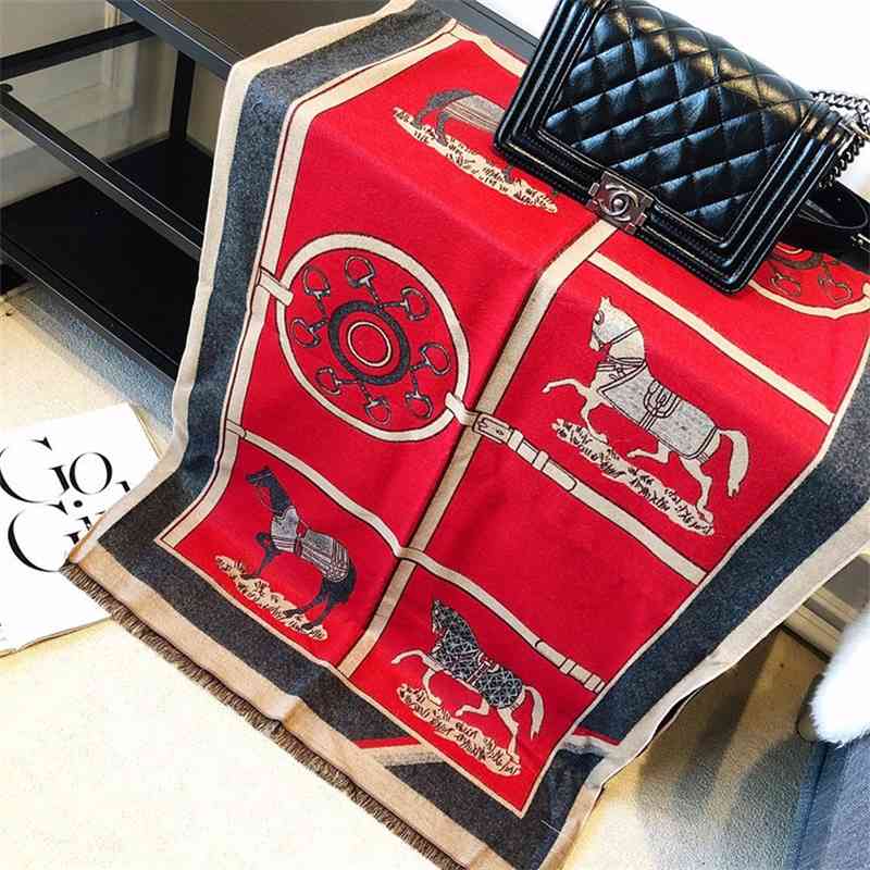 Autumn winter women's new imitation cashmere scarf, carriage chain, warm and thickened double-sided Shawl Scarf
Autumn winter women's new imitation cashmere scarf, carriage chain, warm and thickened double-sided Shawl Scarf