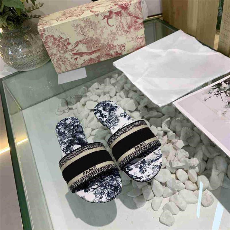 With Box Designer shoes Paris Womens Slipper Summer Sandals Beach Slide Ladies Flip Flops Loafers Embroidered Floral Slippers
With Box Designer shoes Paris Womens Slipper Summer Sandals Beach Slide Ladies Flip Flops Loafers Embroidered Floral Slippers
