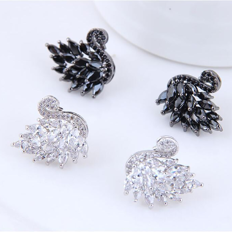 exquisite Crystal Black Swan Vintage Stud Earrings High Quality Elegant Prevent Allergy Personality Fashion Women Earring, Golden;silver
exquisite Crystal Black Swan Vintage Stud Earrings High Quality Elegant Prevent Allergy Personality Fashion Women Earring, Golden;silver