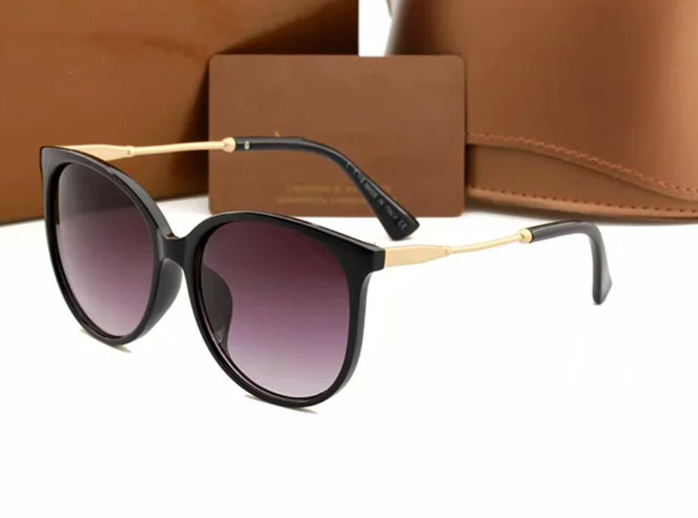Luxury Desinger Square Sunglasses with Stamp UV400 Full Frame Sunglasses for Women Men Fashion Accessories High Quality F620
Luxury Desinger Square Sunglasses with Stamp UV400 Full Frame Sunglasses for Women Men Fashion Accessories High Quality F620