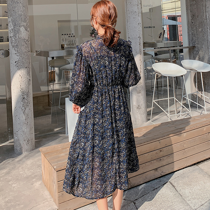 Elegant V-neck Lace-up Women Chiffon Dress Vintage Long Sleeve Ruffles Print Floral MidiDress Female Pleated Vestidos, Black;gray
Elegant V-neck Lace-up Women Chiffon Dress Vintage Long Sleeve Ruffles Print Floral MidiDress Female Pleated Vestidos, Black;gray