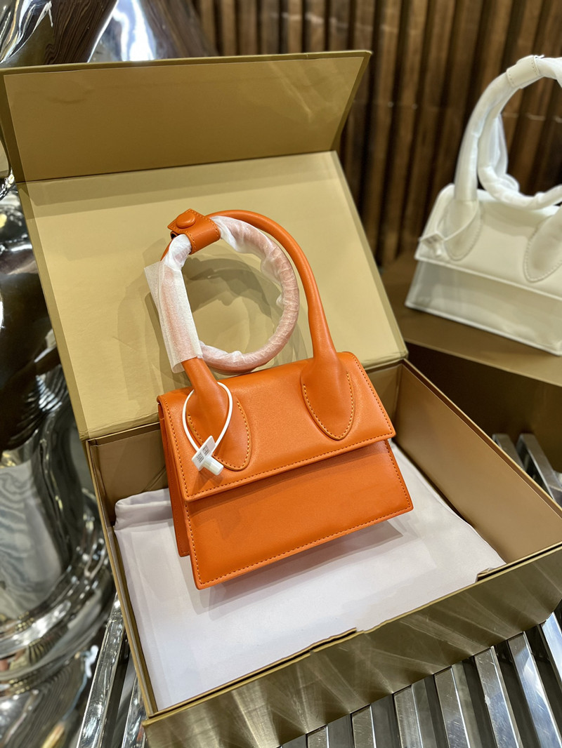 women shoulder bags 2021 autumn new Fashion Ladies crossbody bag underarm-bags High-quality solid Leather handbags small square-bags, Black
women shoulder bags 2021 autumn new Fashion Ladies crossbody bag underarm-bags High-quality solid Leather handbags small square-bags, Black