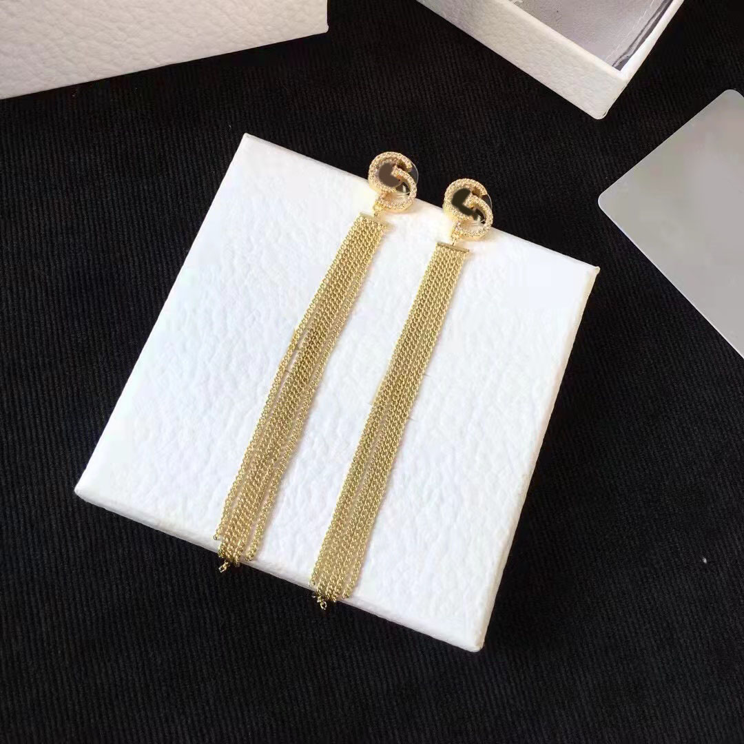 2021 new 18k gold chain tassel dangle earrings high quality brand designer long earring ladies wedding party fashion jewelry
2021 new 18k gold chain tassel dangle earrings high quality brand designer long earring ladies wedding party fashion jewelry