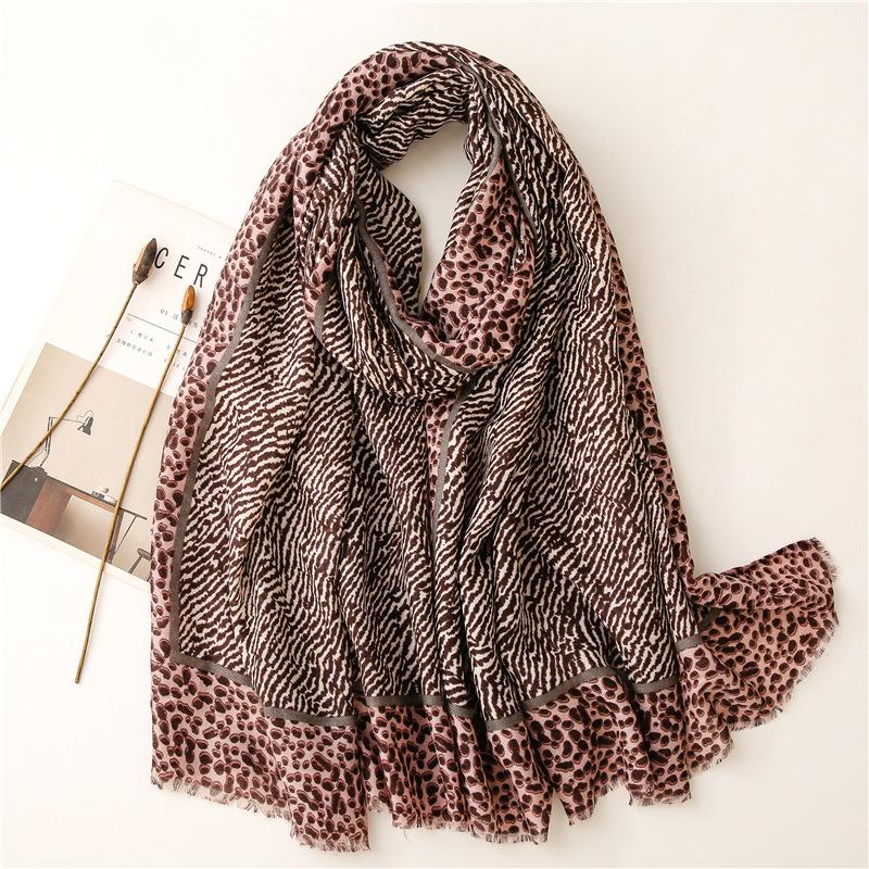 Scarves Bright Women Hijab Scarf Stylish Leopard Print Shawl Female Office Blanket Wrap Winter Stole 2021
Scarves Bright Women Hijab Scarf Stylish Leopard Print Shawl Female Office Blanket Wrap Winter Stole 2021