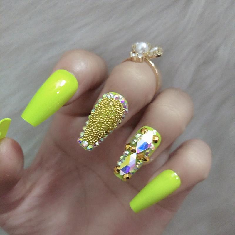False Nails 2021 Medium And Short Ballet Coffin Nail Crystal Drill Light Firefly Yellow, Red;gold
False Nails 2021 Medium And Short Ballet Coffin Nail Crystal Drill Light Firefly Yellow, Red;gold