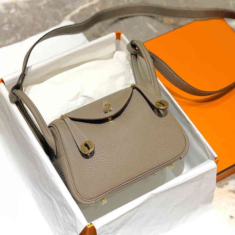 Female Messenger Litchi Pattern Mini Lindys Leather Women's Pillow Portable Doctor's Bag MG, 26cm linen blue small can't be slung
Female Messenger Litchi Pattern Mini Lindys Leather Women's Pillow Portable Doctor's Bag MG, 26cm linen blue small can't be slung