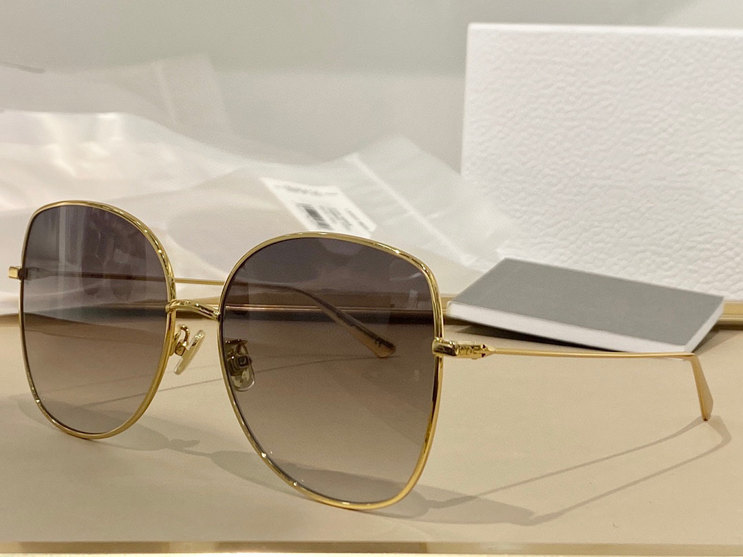 Summer Sunglasses For Men and Women style Anti-Ultraviolet Retro DR-Bu Plate Full Frame fashion Eyeglasses Random Box
Summer Sunglasses For Men and Women style Anti-Ultraviolet Retro DR-Bu Plate Full Frame fashion Eyeglasses Random Box