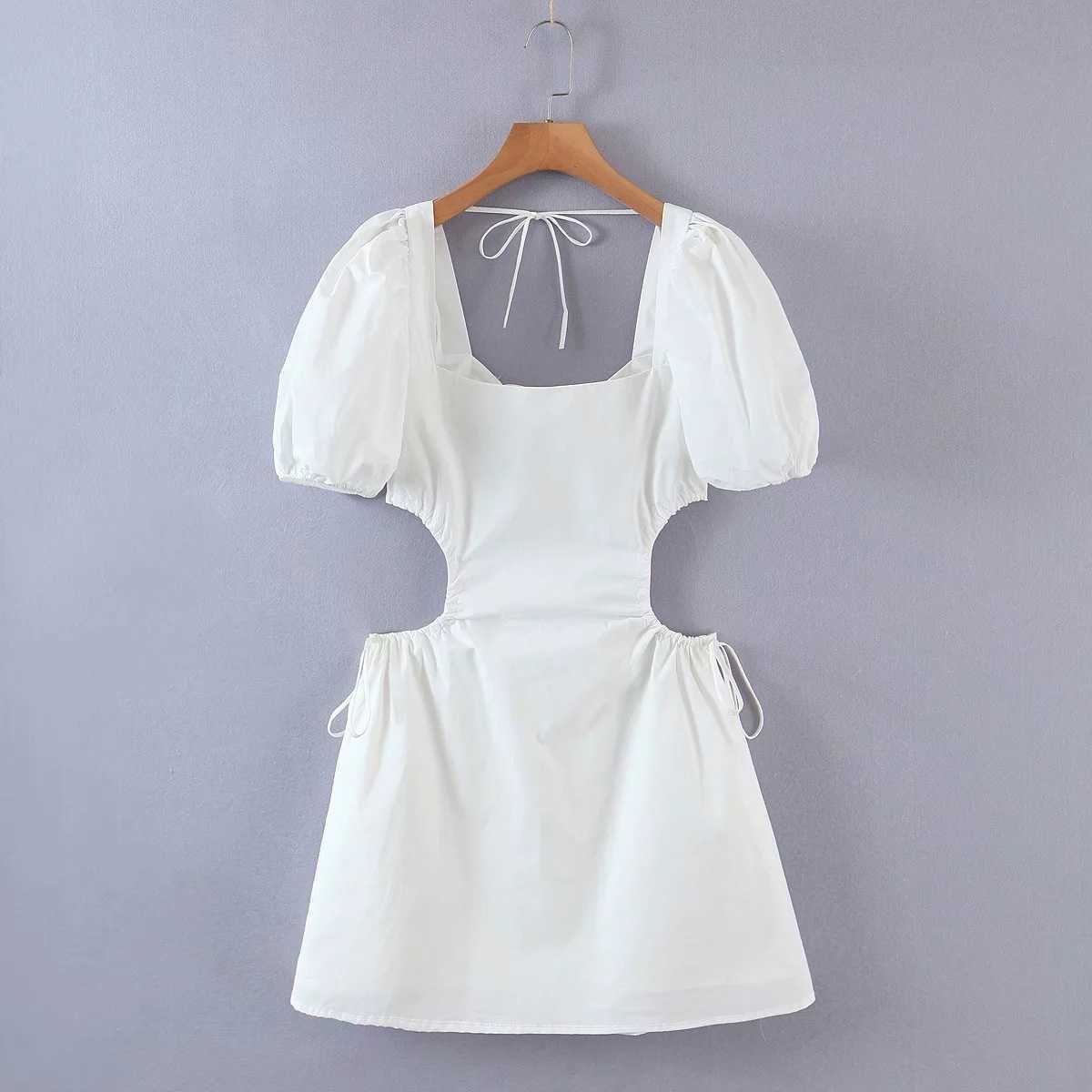 DEAT Women Hollow Out Dress Square Collar Short Sleeve Arrivals Lady Sexy Fashion Temperament Spring Summer 11D1697 210709
