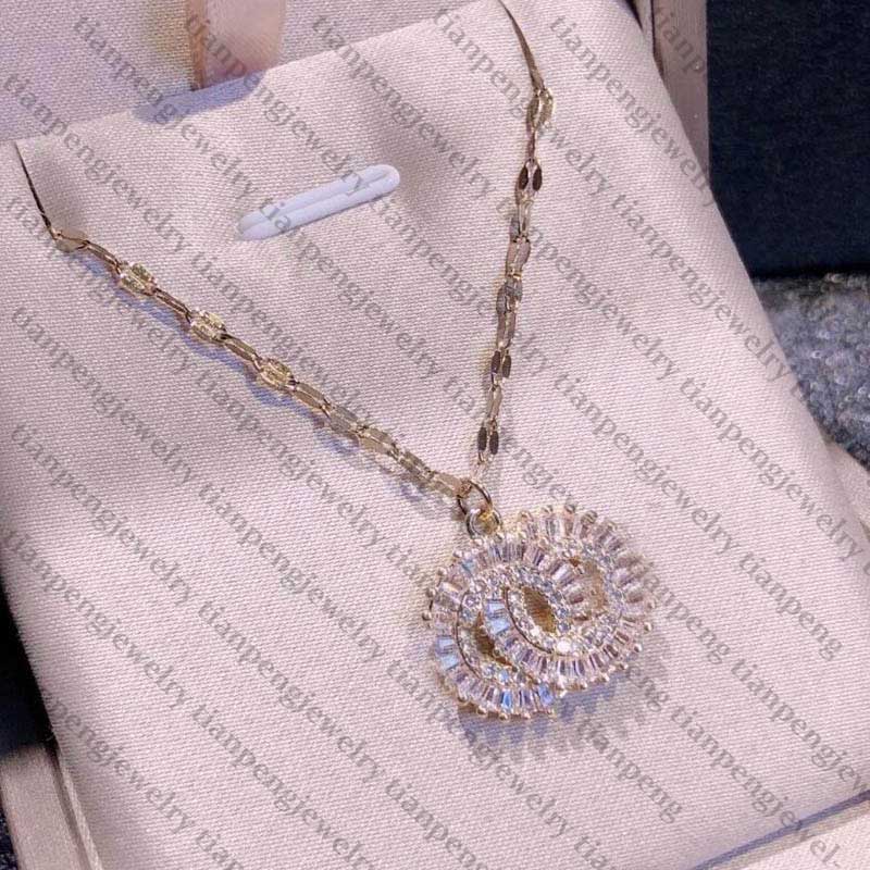 Top Gold Necklace C Letter Designer Necklace Designer Jewelry Crystal Diamond Pendant Necklaces Women Necklaces high quality, Silver
Top Gold Necklace C Letter Designer Necklace Designer Jewelry Crystal Diamond Pendant Necklaces Women Necklaces high quality, Silver