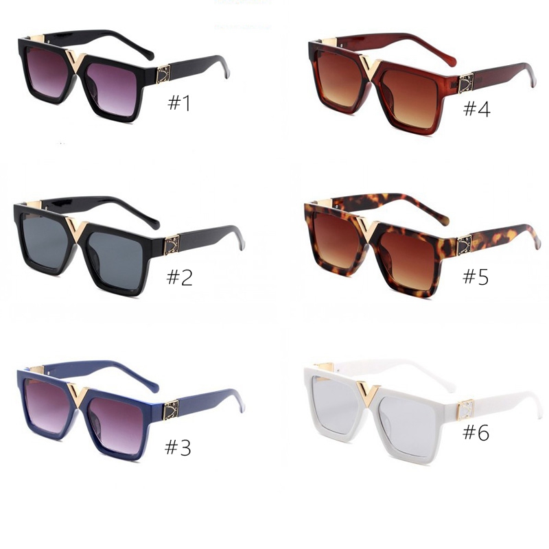 2371 Designer Sunglasses Luxury Men Women Brand Eyeglasses square PC Frame Fashion Classic Sun glasses protective outdoor eyewear with case
2371 Designer Sunglasses Luxury Men Women Brand Eyeglasses square PC Frame Fashion Classic Sun glasses protective outdoor eyewear with case