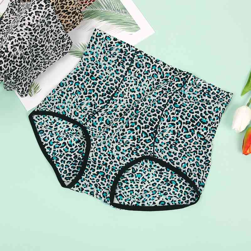 Panties 7554 leopard print high waist cotton crotch pants with abdomen closed and breathable women's flat leg large ice silk panties, Black;white
Panties 7554 leopard print high waist cotton crotch pants with abdomen closed and breathable women's flat leg large ice silk panties, Black;white