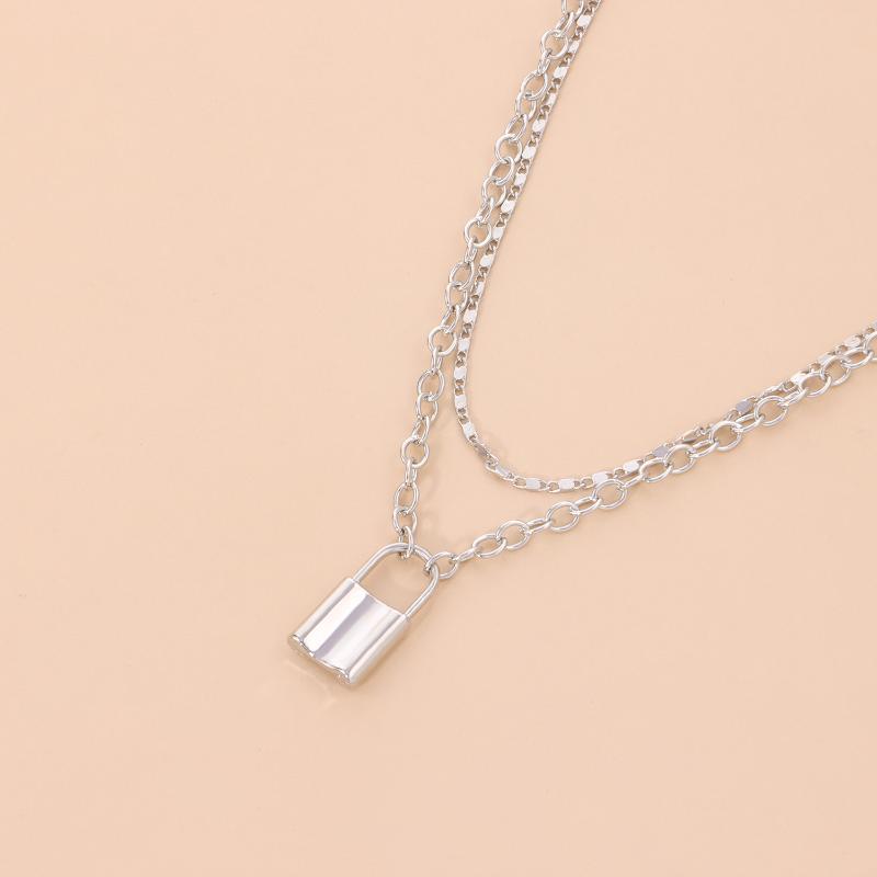 Pendant Necklaces Fashion Silver Color Double Layer Lock Necklace Women Personality Punk Style Long Sweater Chain
Pendant Necklaces Fashion Silver Color Double Layer Lock Necklace Women Personality Punk Style Long Sweater Chain