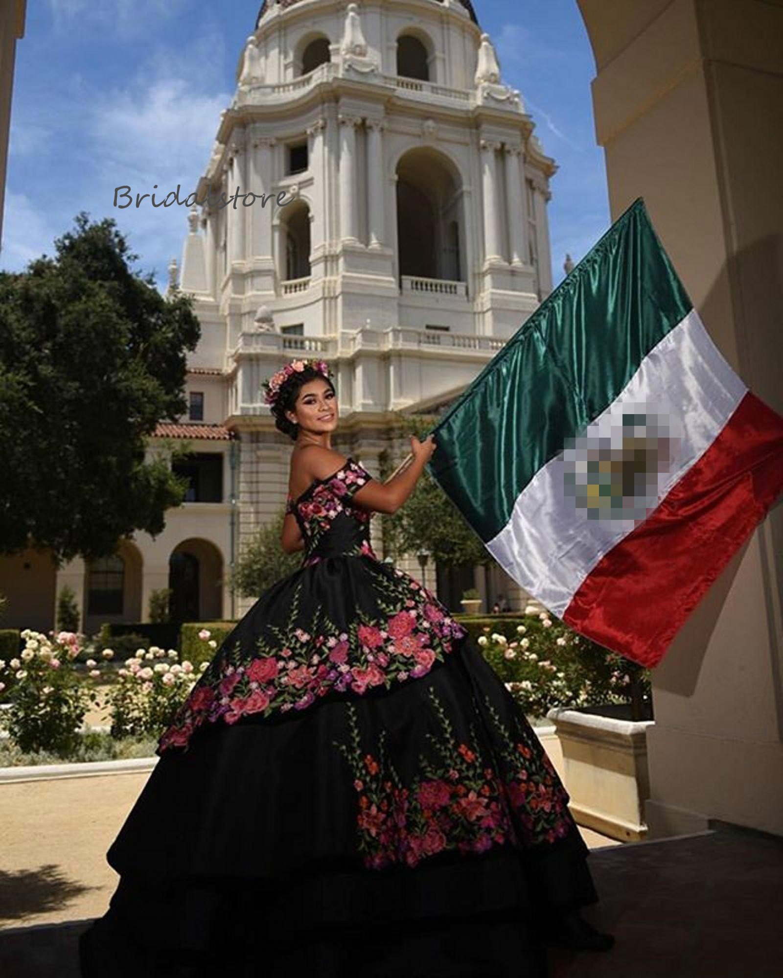 Vintage Charro White Black Quinceanera Dresses For Mexican Girls Off The Shoulder Birthday Masquerade Party Prom Dress Corset Sweet 16 Dress