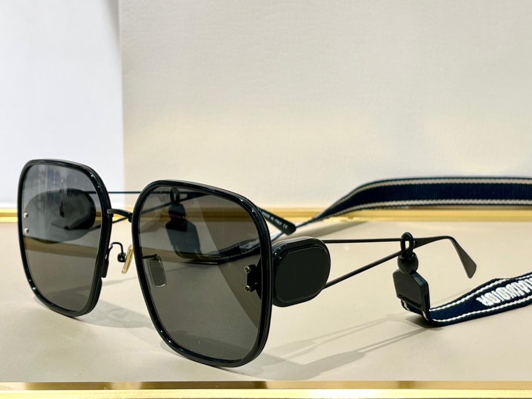 Summer Sunglasses For Men Women style BY S1U Anti-Ultraviolet Retro Plate Square Metal Full Frame fashion Eyeglasses Send chain Random Box
Summer Sunglasses For Men Women style BY S1U Anti-Ultraviolet Retro Plate Square Metal Full Frame fashion Eyeglasses Send chain Random Box