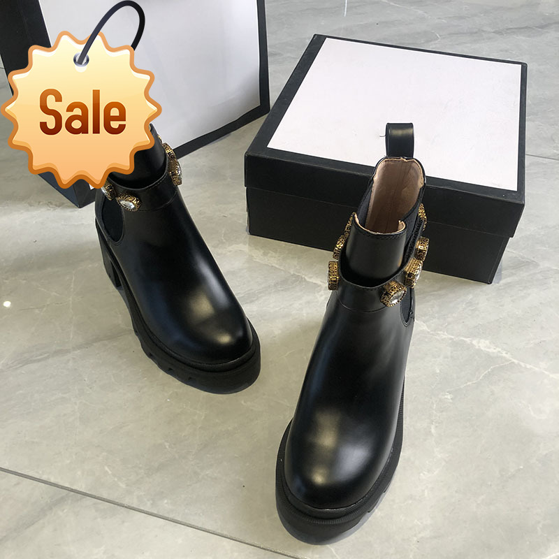 2021 Women Designer Boots Martin Desert Boot Flamingos Love Arrow 100% Real Leather Medal Coarse Non-Slip Winter Shoes size 36 to 41, Black bee
2021 Women Designer Boots Martin Desert Boot Flamingos Love Arrow 100% Real Leather Medal Coarse Non-Slip Winter Shoes size 36 to 41, Black bee