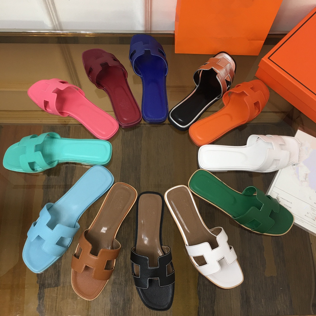 2021 Designer Women Slippers Sexy Ladies Luxury Genuine Leather H Sandals Woman Peep Toe Square Toes Flip Flops Mujer Outdoor Beach Party Sh, Black
2021 Designer Women Slippers Sexy Ladies Luxury Genuine Leather H Sandals Woman Peep Toe Square Toes Flip Flops Mujer Outdoor Beach Party Sh, Black