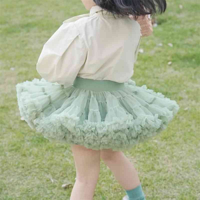 Children's summer princess girls Tutu Skirt pompous gauze pleated skirt party, White knitted sling
Children's summer princess girls Tutu Skirt pompous gauze pleated skirt party, White knitted sling