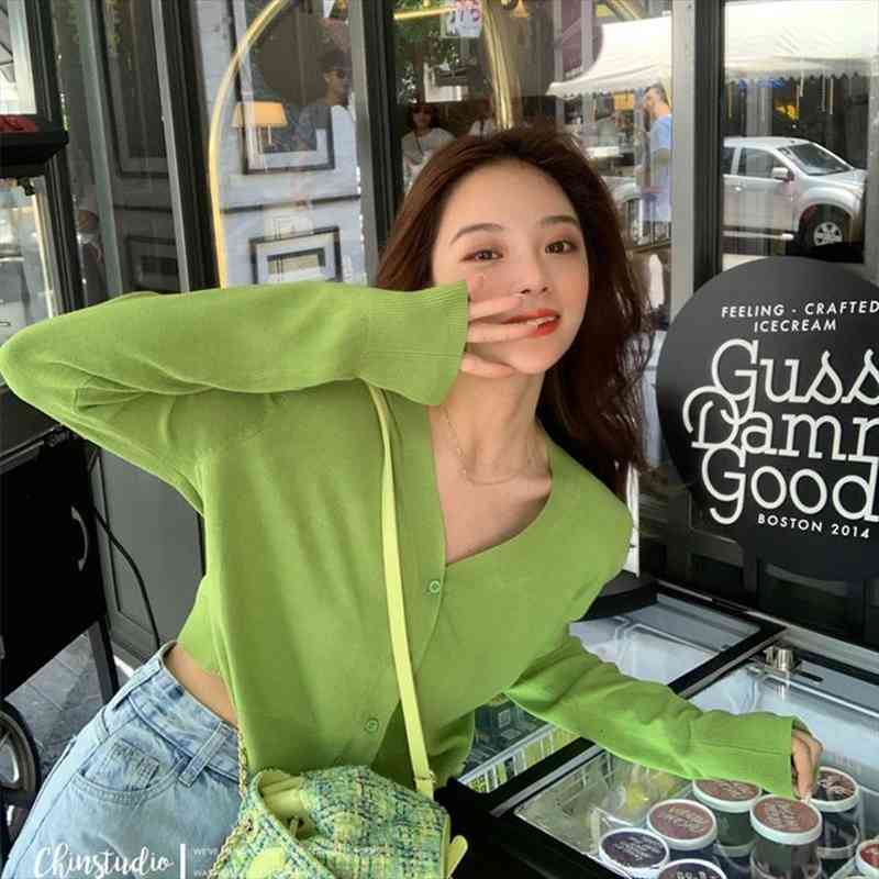 women korean style blouses solid long sleeve v-neck thin button up elegant fall shirt, White
women korean style blouses solid long sleeve v-neck thin button up elegant fall shirt, White
