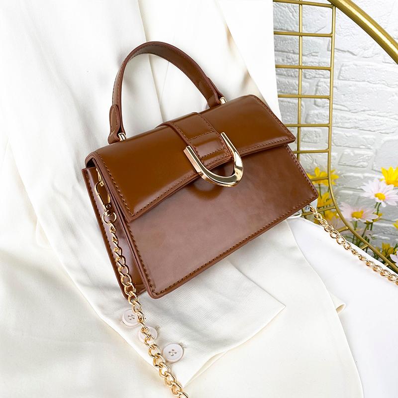 Shoulder Bags 2021 Fashion Women's Bag Brand Flip Handbag Design Horseshoe Buckle Square Luxury Chain Crossbody Female Purses, Beige shoulder bag
Shoulder Bags 2021 Fashion Women's Bag Brand Flip Handbag Design Horseshoe Buckle Square Luxury Chain Crossbody Female Purses, Beige shoulder bag