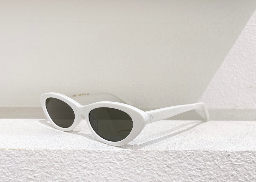 Small Cat Eye Sunglasses 40184 White Grey Lens Classic Design Sun Glasses Fashion Sunglasses uv400 protection Eyewear Summer with box
Small Cat Eye Sunglasses 40184 White Grey Lens Classic Design Sun Glasses Fashion Sunglasses uv400 protection Eyewear Summer with box