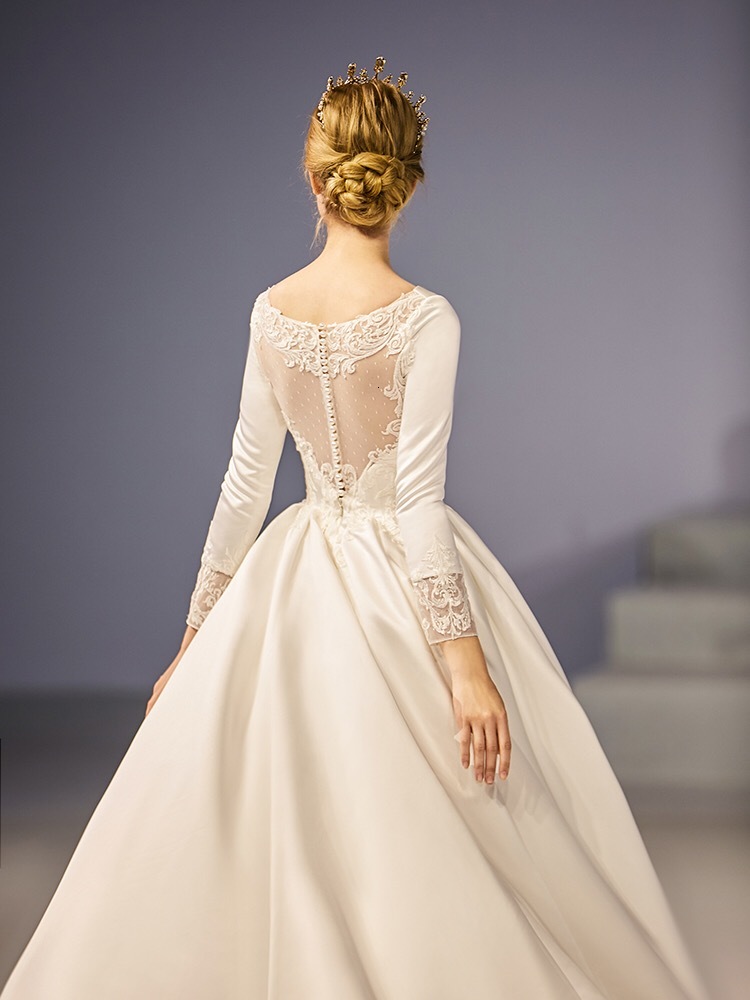 2021 New Scoop 3/4 Sleeves Beads Applique Satin A-line Wedding with Pearls Back Court Train High Quality Bridal Vestidos Y29g, Ivory
2021 New Scoop 3/4 Sleeves Beads Applique Satin A-line Wedding with Pearls Back Court Train High Quality Bridal Vestidos Y29g, Ivory