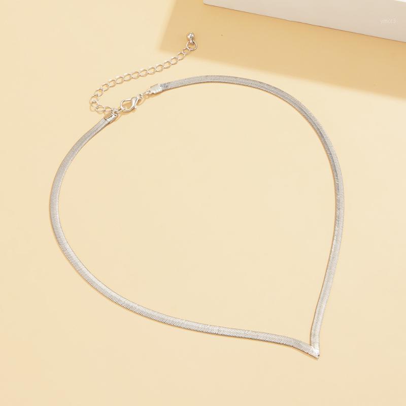 Chains Simple Minimalist Copper Flat Snake Chain Choker Necklace Punk V-Shaped Short Collar Clavicle Women Jewelry
Chains Simple Minimalist Copper Flat Snake Chain Choker Necklace Punk V-Shaped Short Collar Clavicle Women Jewelry