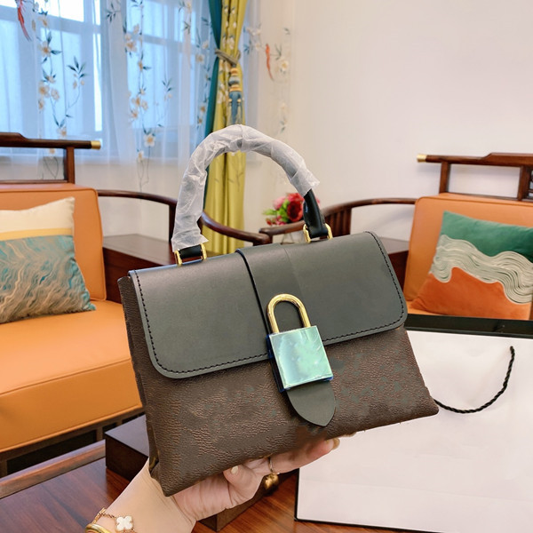 2021 fashion women lock handbags luxury handbags classic purses cowhide high quality crossbody bags shoulder envelope box L21020105, Not for sale
2021 fashion women lock handbags luxury handbags classic purses cowhide high quality crossbody bags shoulder envelope box L21020105, Not for sale