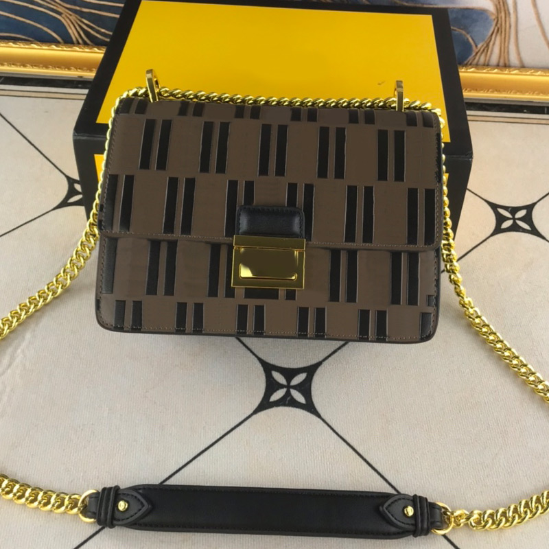 Ladies Crossbody Bag Women Chain Bag Shoulder Handbag Purse High Quality Handbag Cowhide Leather Bag Gold button With Pocket
Ladies Crossbody Bag Women Chain Bag Shoulder Handbag Purse High Quality Handbag Cowhide Leather Bag Gold button With Pocket