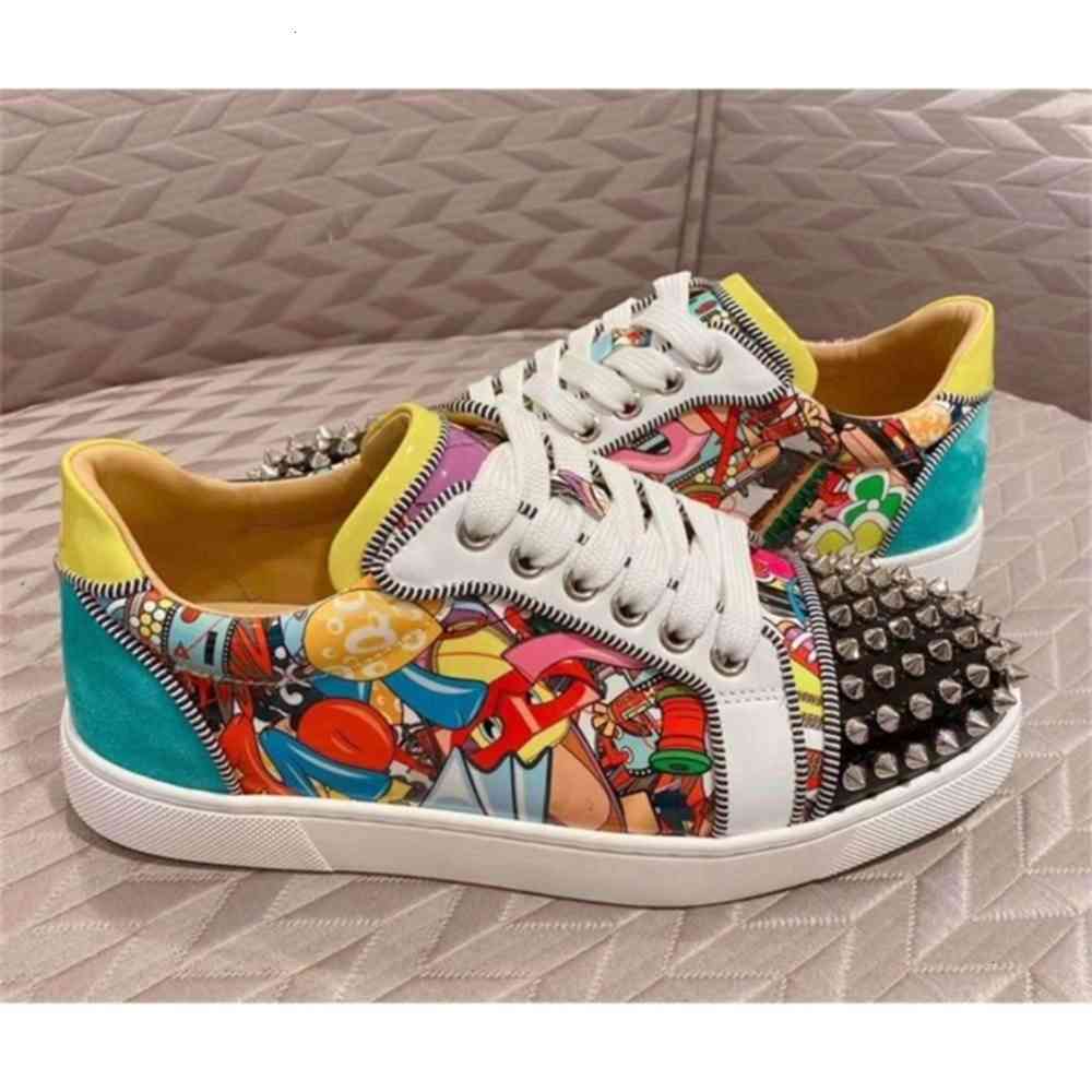 -designer Super Loubi Print Casual Party Cool G fiti Patent Leather Sneaker Mens Women Red Bottom Shoes Outdoor Trainers Wit sportszones
-designer Super Loubi Print Casual Party Cool G fiti Patent Leather Sneaker Mens Women Red Bottom Shoes Outdoor Trainers Wit sportszones