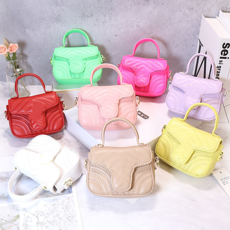 Kids Designer Handbags girls letter Metal Chain One Shoulder Bags fashion Children Embroidery Mini Messenger Bag woman Change Purse F571, Mix colors random
Kids Designer Handbags girls letter Metal Chain One Shoulder Bags fashion Children Embroidery Mini Messenger Bag woman Change Purse F571, Mix colors random