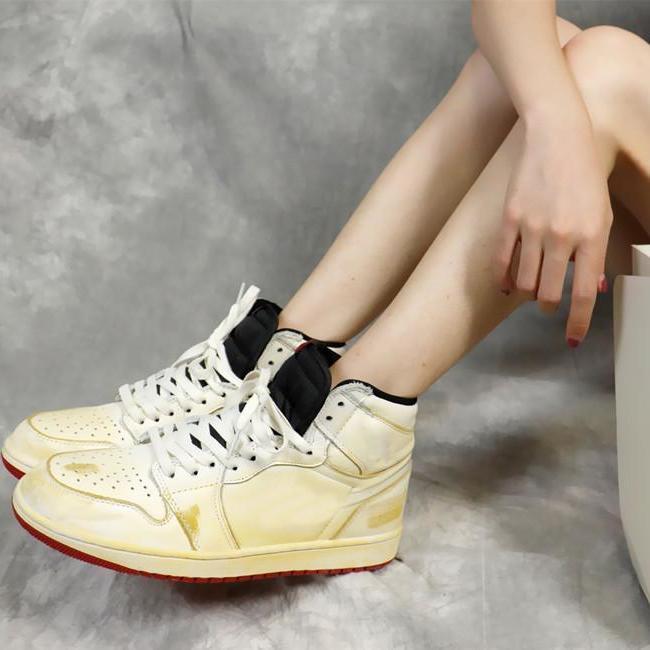 Shoes Jumpman 1 Retro High Nigel Sylvester BV1803 106 SAIL WHITE VARSITY RED REFLECT big gym, Bubble wrap packaging
Shoes Jumpman 1 Retro High Nigel Sylvester BV1803 106 SAIL WHITE VARSITY RED REFLECT big gym, Bubble wrap packaging