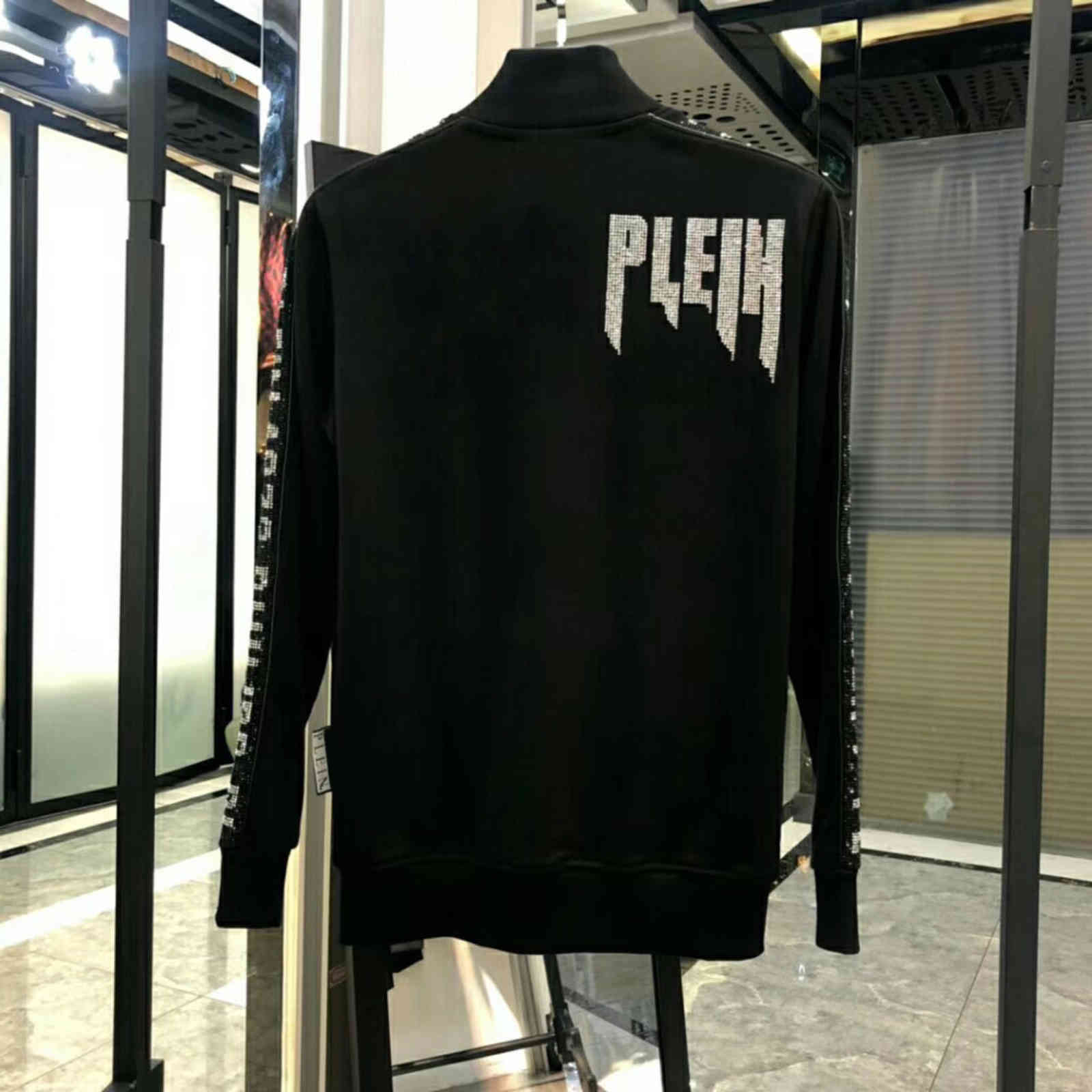 PLEIN BEAR Brand Warm Thick Sweatshirt Hip-Hop Loose Characteristic Personality Skull Pullover Rhintone Luxury Men's Hoodie 81446, Black
PLEIN BEAR Brand Warm Thick Sweatshirt Hip-Hop Loose Characteristic Personality Skull Pullover Rhintone Luxury Men's Hoodie 81446, Black