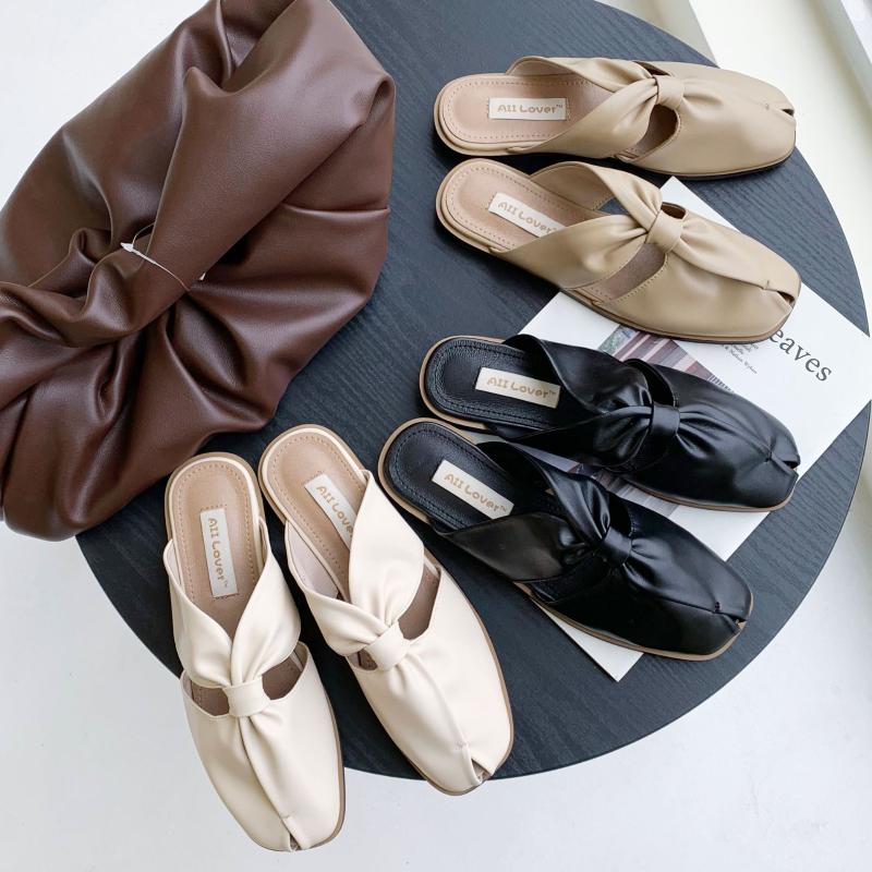 Shoes Woman 2021 Slippers Flat Female Mule Loafers Fretwork Heels Cover Toe Luxury Slides Mules Peep Designer Rome Rubber PU Bas
Shoes Woman 2021 Slippers Flat Female Mule Loafers Fretwork Heels Cover Toe Luxury Slides Mules Peep Designer Rome Rubber PU Bas