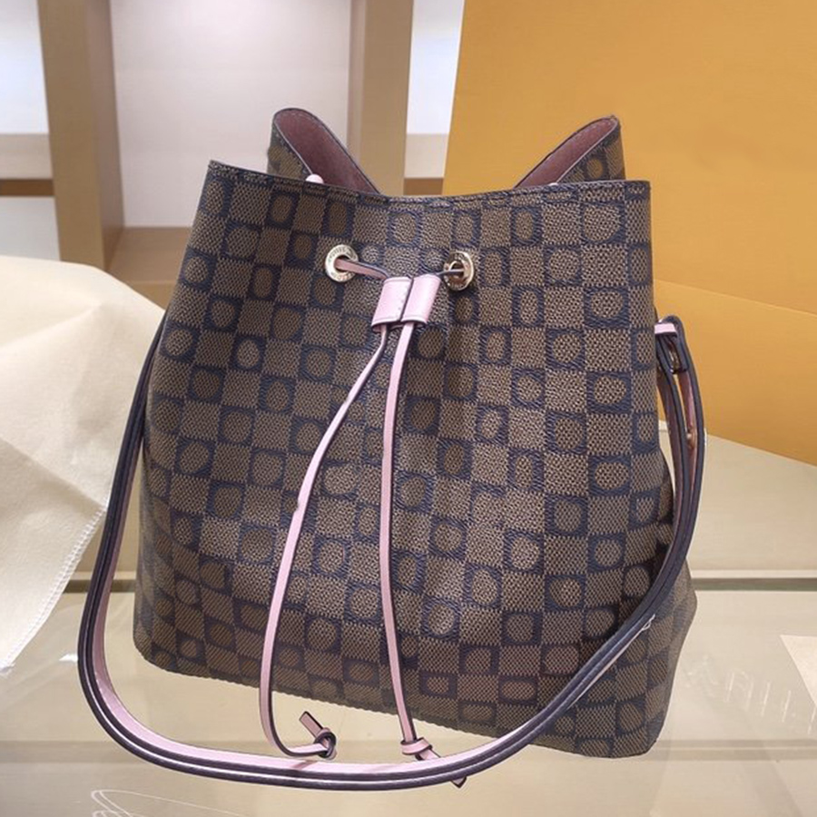 Handbag bags Bucket bag Designers Cross Body Wholesals luxury fashion single Coin Purse Pendant pocke women leather Designer wallets lady by fenhongbag 09, Dustbag
Handbag bags Bucket bag Designers Cross Body Wholesals luxury fashion single Coin Purse Pendant pocke women leather Designer wallets lady by fenhongbag 09, Dustbag