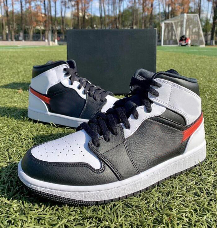 Dress Shoes Jumpman 1 Basketball shoes High Men Women Mid Chile Red White Black Sneakers 554724-075 
Dress Shoes Jumpman 1 Basketball shoes High Men Women Mid Chile Red White Black Sneakers 554724-075