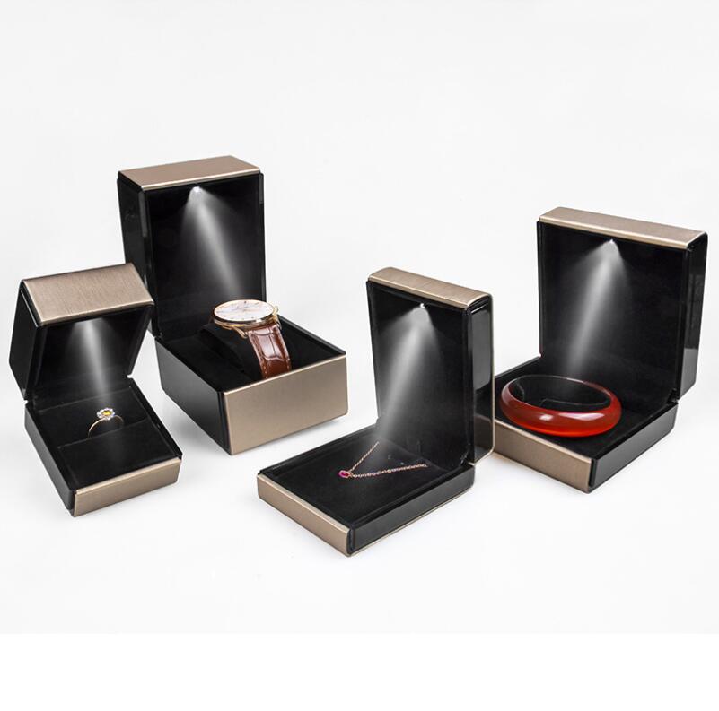 Creative LED engagement ring pendant Jewelry Boxes custom Elegant Lighted Rings Storage Box Display Gift Packing Showcase wholesale
Creative LED engagement ring pendant Jewelry Boxes custom Elegant Lighted Rings Storage Box Display Gift Packing Showcase wholesale