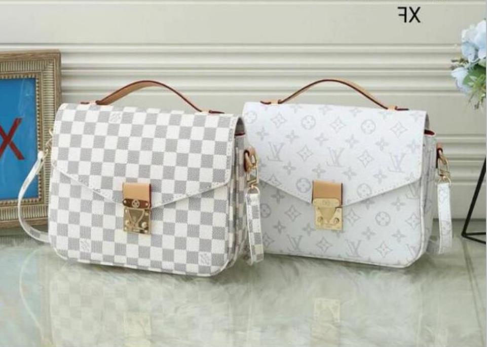 1-2 LV LOUIS VITTON classic bags women messenger package classic shoulder bag clutch handbag leather evening bag totes
1-2 LV LOUIS VITTON classic bags women messenger package classic shoulder bag clutch handbag leather evening bag totes