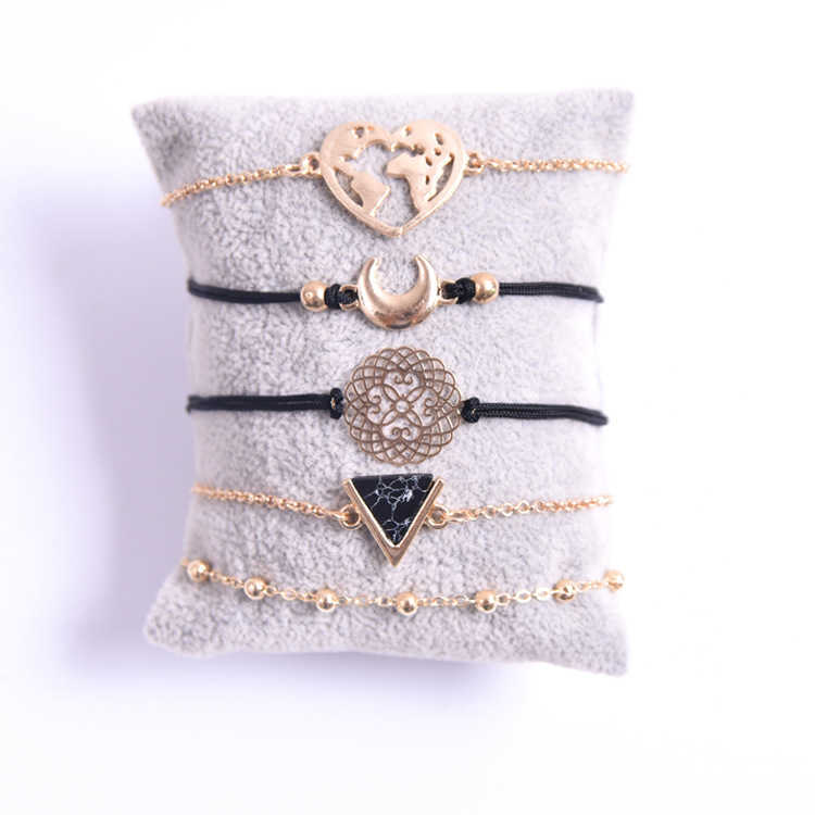 Fashion 4PCs Gothic Black Feather Lotus Bracelets Set Heart Charm Boho Bangles For Women Wrist Chain Bracelets GC540