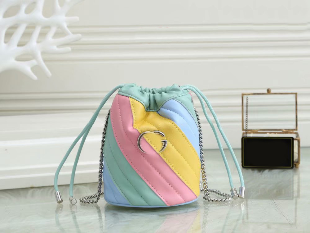 Women Luxurys Designers Bags 2022 best-selling fashion G women's shoulder bag wallet classic designer messenger bag luxury ladies handbag four colors, Gifts not sold separately
Women Luxurys Designers Bags 2022 best-selling fashion G women's shoulder bag wallet classic designer messenger bag luxury ladies handbag four colors, Gifts not sold separately
