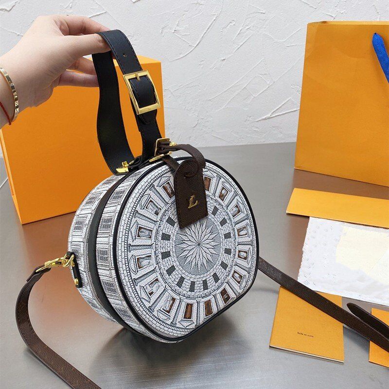 Women's bag round cake slanting cross bady designer handbag fashion with letter printing classic shoulder bags high quality Wallet, Split
Women's bag round cake slanting cross bady designer handbag fashion with letter printing classic shoulder bags high quality Wallet, Split