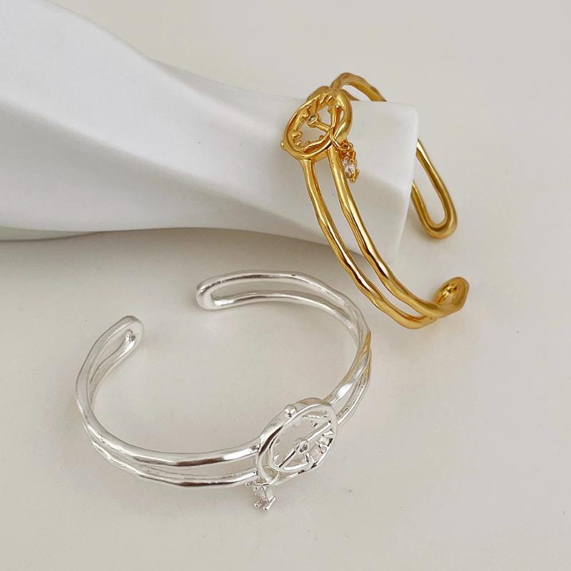 Bangle Modern Minimalist Hollow Metal Clock Shape Double Band Layered Fashion Women's Party Open Geometric Cuff Bangles
Bangle Modern Minimalist Hollow Metal Clock Shape Double Band Layered Fashion Women's Party Open Geometric Cuff Bangles