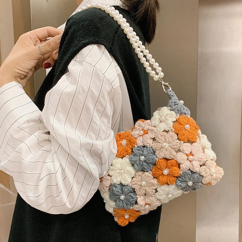 Weave Contrast color Flowers Armpit bag 2021 Fashion New High quality Women's Designer Handbag Pearl strap Travel Shoulder bag, Style 1
Weave Contrast color Flowers Armpit bag 2021 Fashion New High quality Women's Designer Handbag Pearl strap Travel Shoulder bag, Style 1