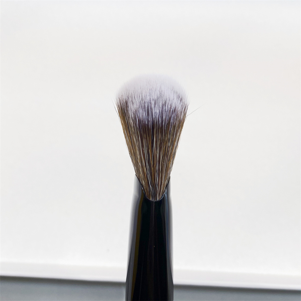New PRO Highlight Fan Makeup Brush #87 - Soft Bristle Fan Shaped Effortless All-Over Highlighting Powder Cosmetics Beauty Tools
