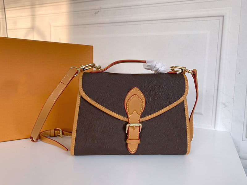 Fashion woman bag outdoor ladies shoulder bags patent leather letter shell design high quality handbag purse with Original packaging, Brown
Fashion woman bag outdoor ladies shoulder bags patent leather letter shell design high quality handbag purse with Original packaging, Brown