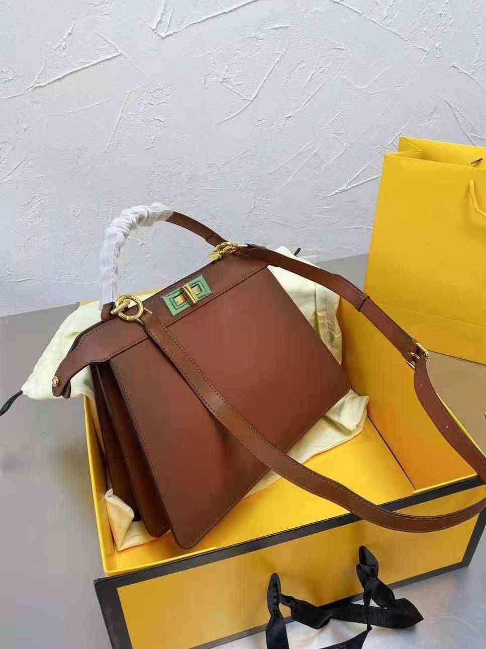CLASSIC FLOWER Fend Bag Women Leather Organelle Bag Single Shoulder Messenger Hand Brown Lock Peekaboo Kitten Front Ladder Commuter, Black
CLASSIC FLOWER Fend Bag Women Leather Organelle Bag Single Shoulder Messenger Hand Brown Lock Peekaboo Kitten Front Ladder Commuter, Black