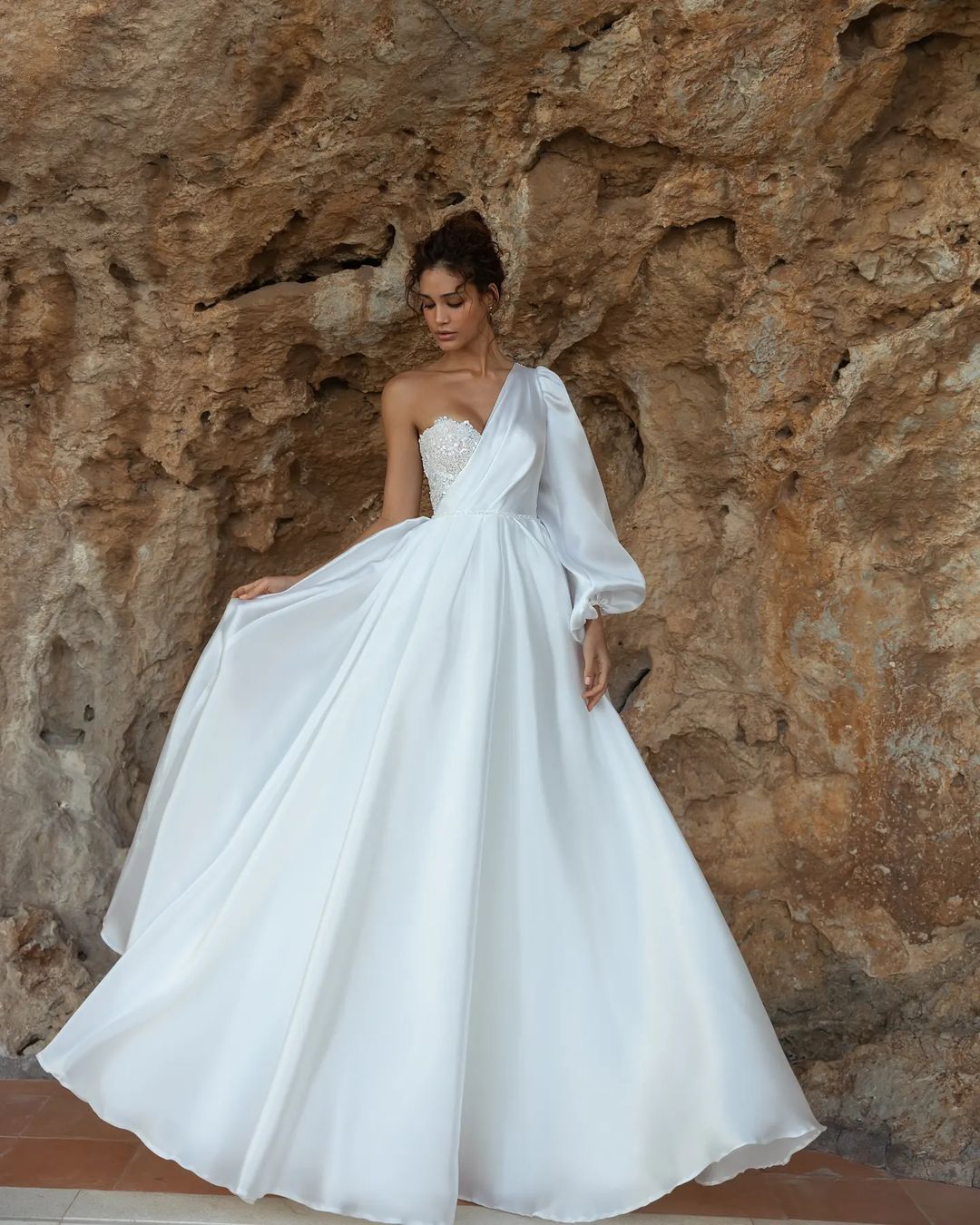 Elegant Mermaid Bridal Gowns One Shoulder Custom Made Applique Race Floor Length Wedding Dresses Court Train Satin Ruched Tulle Beach Vestido De Noiva