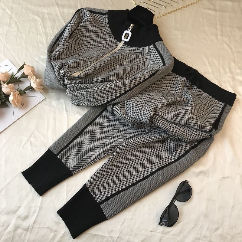 Korean Winter printed Tracksuit 2 Piece Pant Suits For Women Knitted Long Sleeve Two Piece Set Top And Pants Suit Outwear xl, Black
Korean Winter printed Tracksuit 2 Piece Pant Suits For Women Knitted Long Sleeve Two Piece Set Top And Pants Suit Outwear xl, Black