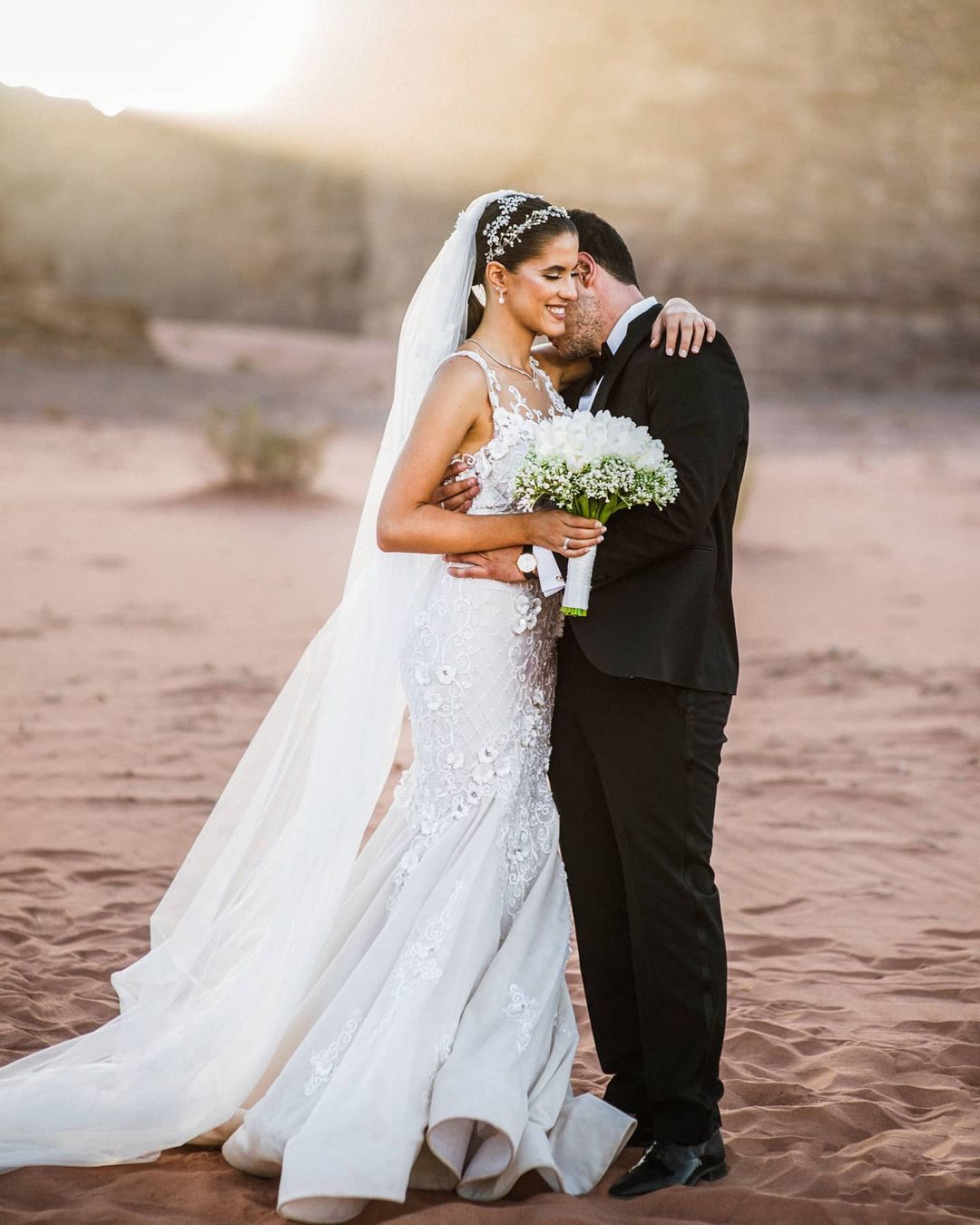 Mermaid Lace Amazing Backless Wedding Dresses Beaded Bateau Neck Appliqued Bridal Gowns Sweep Train Robe De Marie