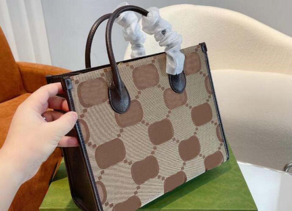 Designers 31CM canvas Shopping Bags crossbody canvas book tote Handbag 2022 printing Totes High Quality women Shoulder handbags purse, Khaki
Designers 31CM canvas Shopping Bags crossbody canvas book tote Handbag 2022 printing Totes High Quality women Shoulder handbags purse, Khaki