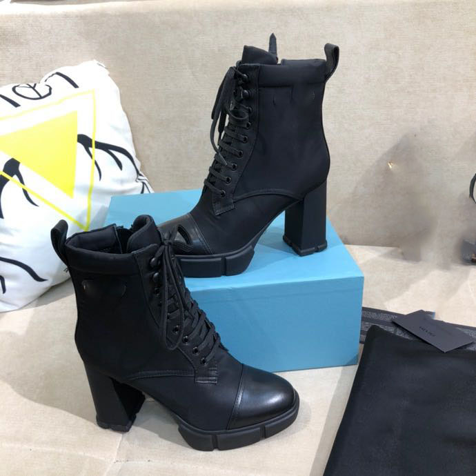 Popular high-heeled boots, heel height: 9.5cm, yards: 35-41 (full package) package, Black
Popular high-heeled boots, heel height: 9.5cm, yards: 35-41 (full package) package, Black
